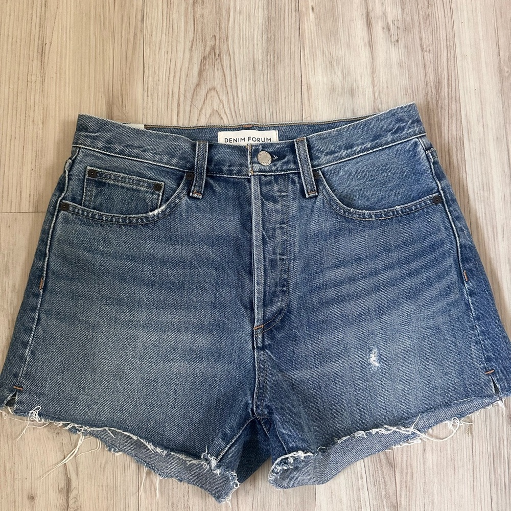 Denim Forum size 28 Jean shorts
